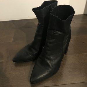 TONY BIANCO LEATHER BOOTS SIZE 7
